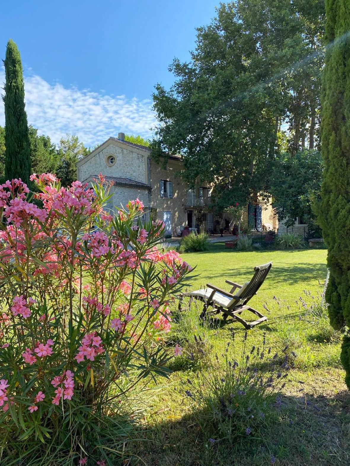 CHARMANT ET SPACIEUX APPARTEMENT DANS MAS DU 18 eme Pernes-les-Fontaines Extérieur photo
